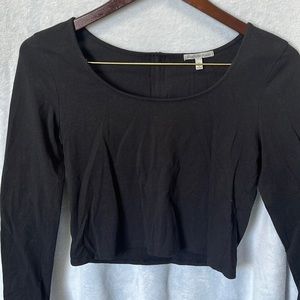 Black long sleeve crop. Medium